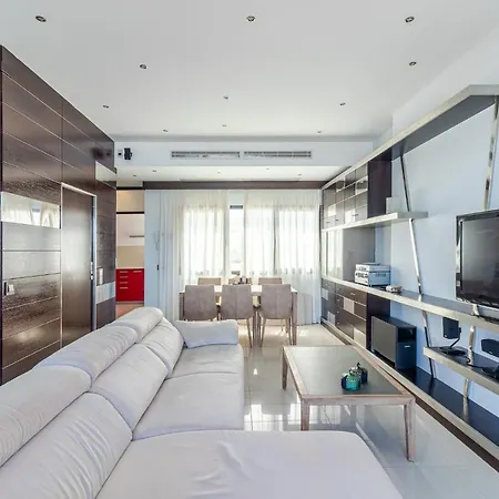 Apartment Numancia 21 *